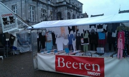 beeren ondergoed marktkraam